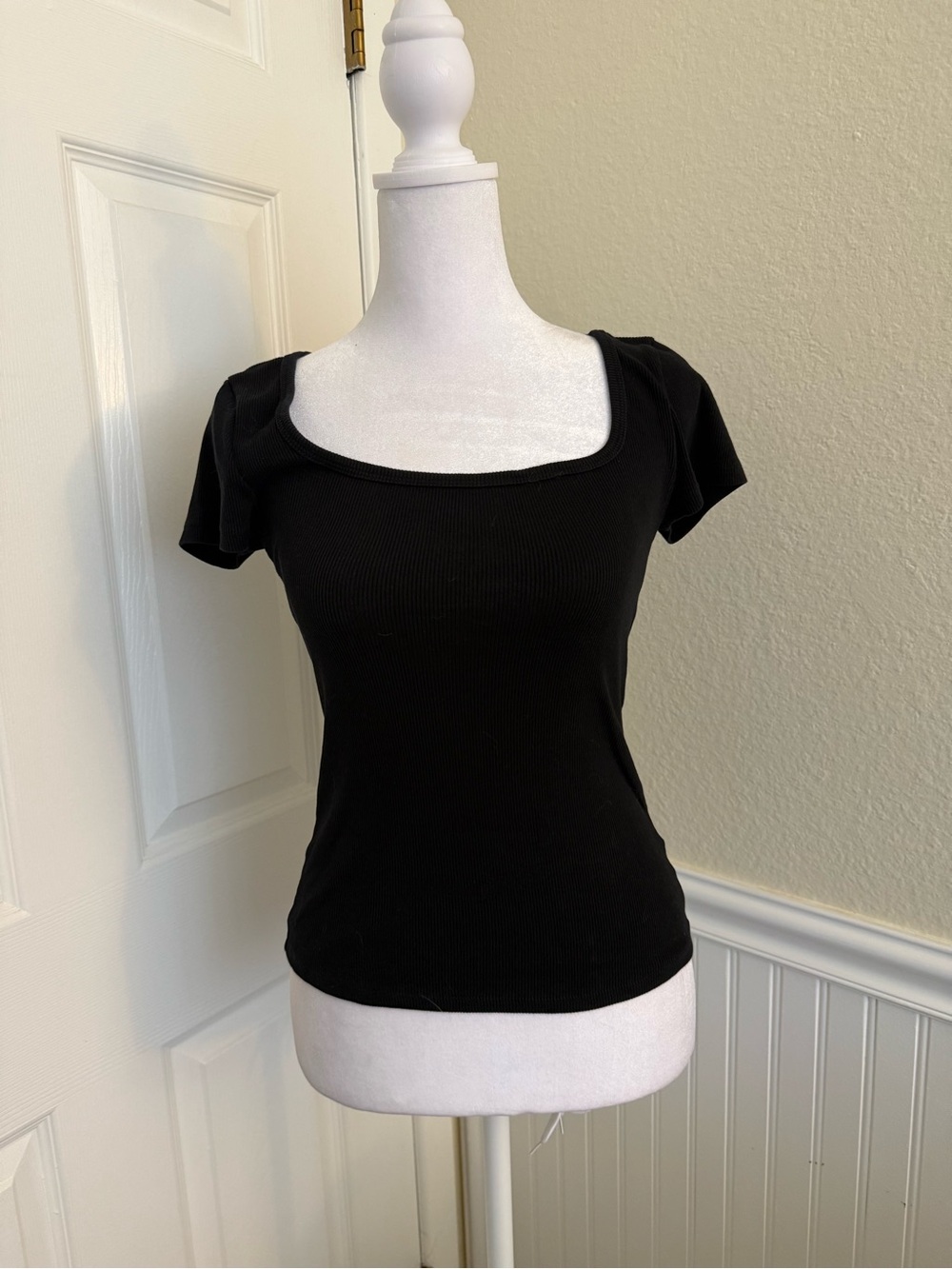 Old Navy Black Square Neck Short Sleeve Top - Picture 2 of 4
